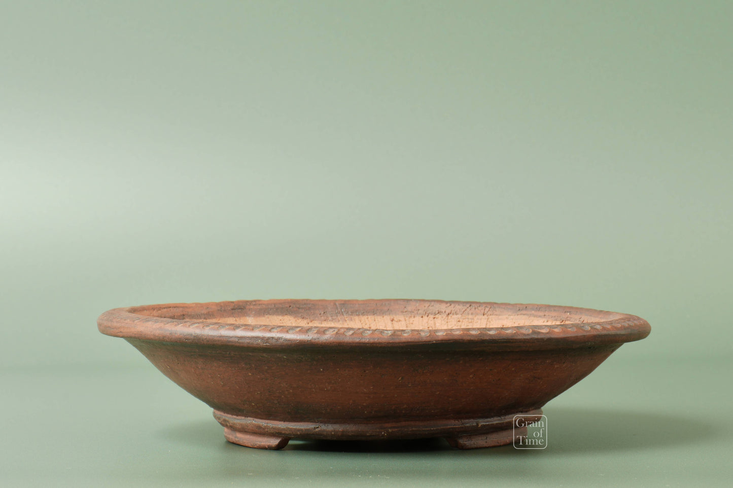 24749: Fusyu / Tomifune (Tokoname) - Round Pot - 7⅝ in (20cm)
