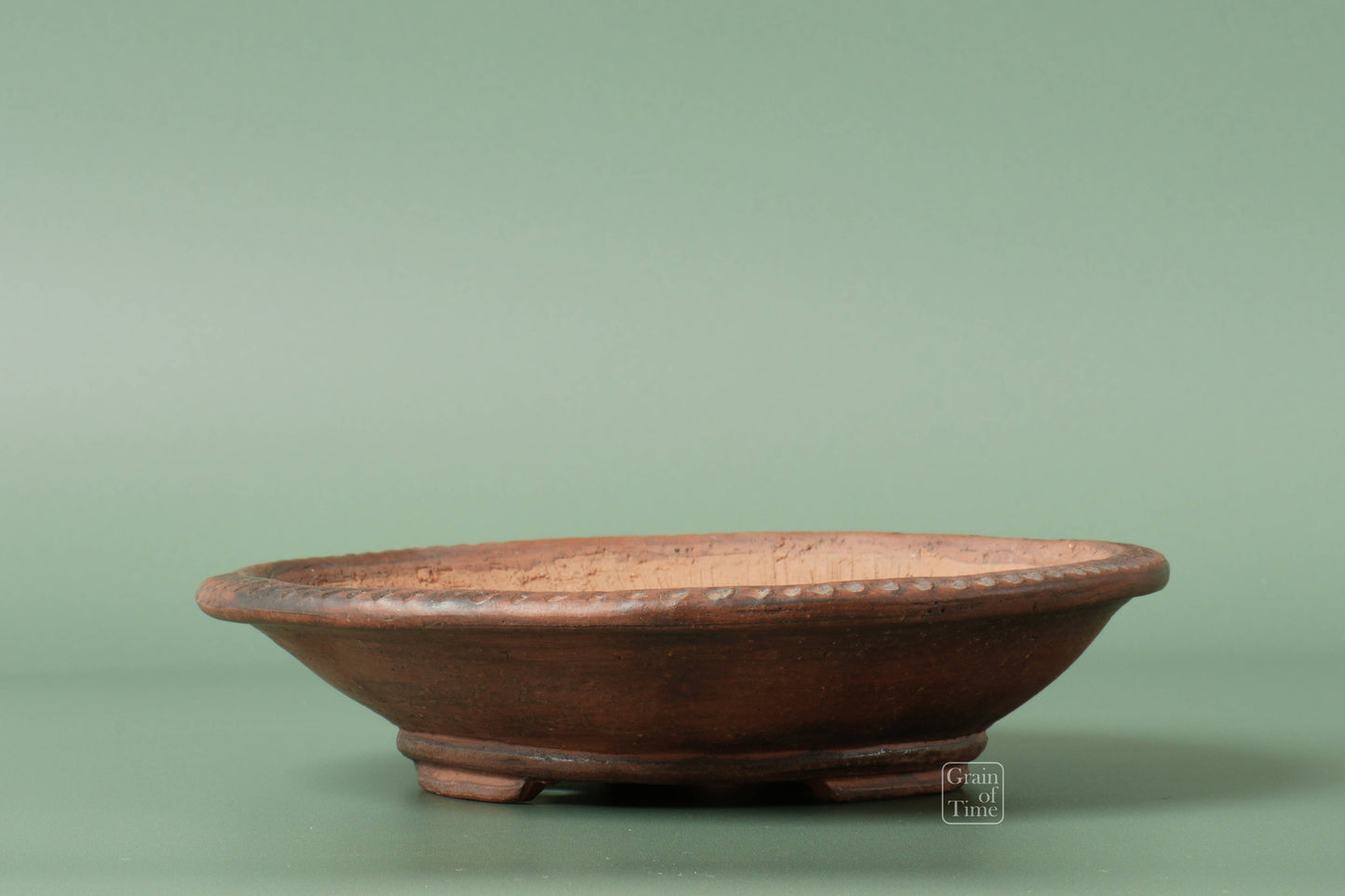 24749: Fusyu / Tomifune (Tokoname) - Round Pot - 7⅝ in (20cm)