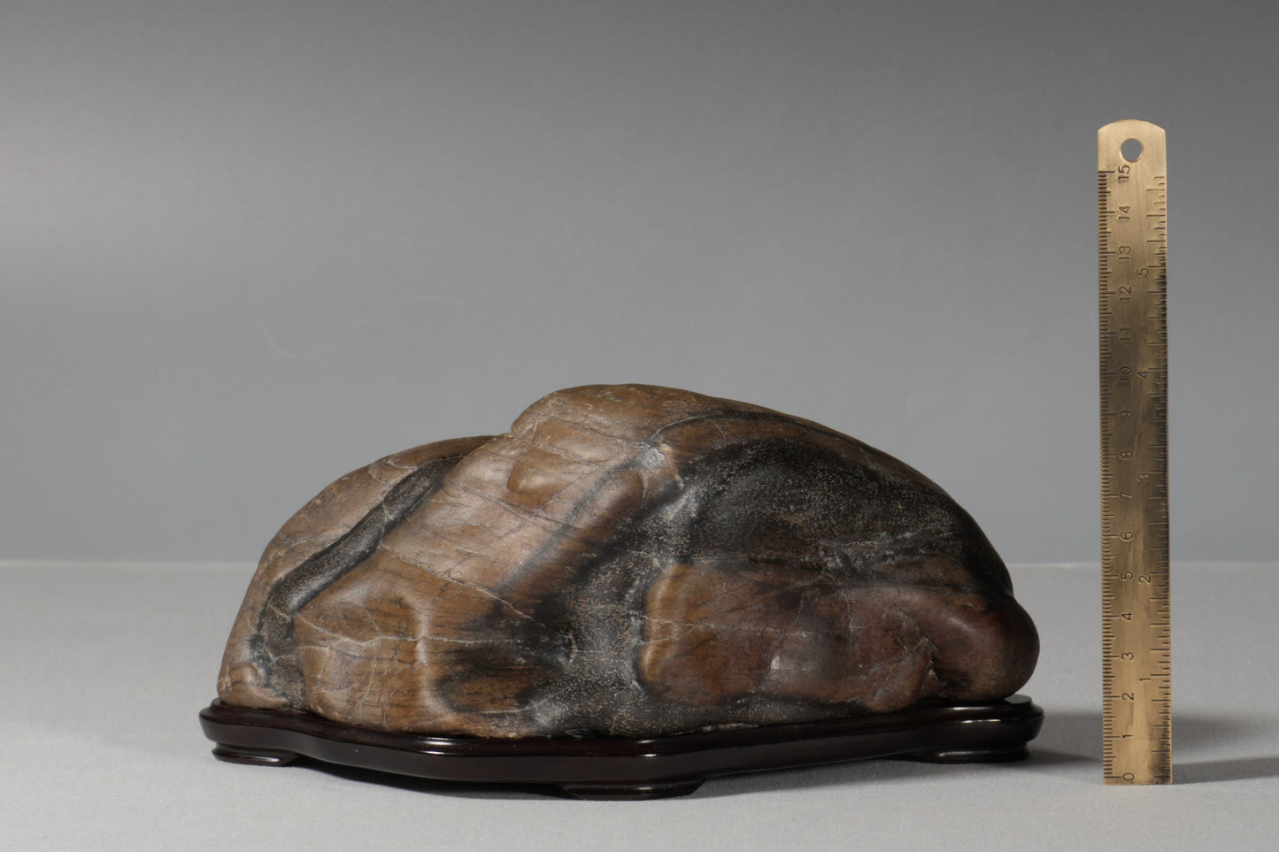 24278: Setagawa Tiger Stone - Soga Sanjin provenance - 9 in (22cm) - AVAILABLE