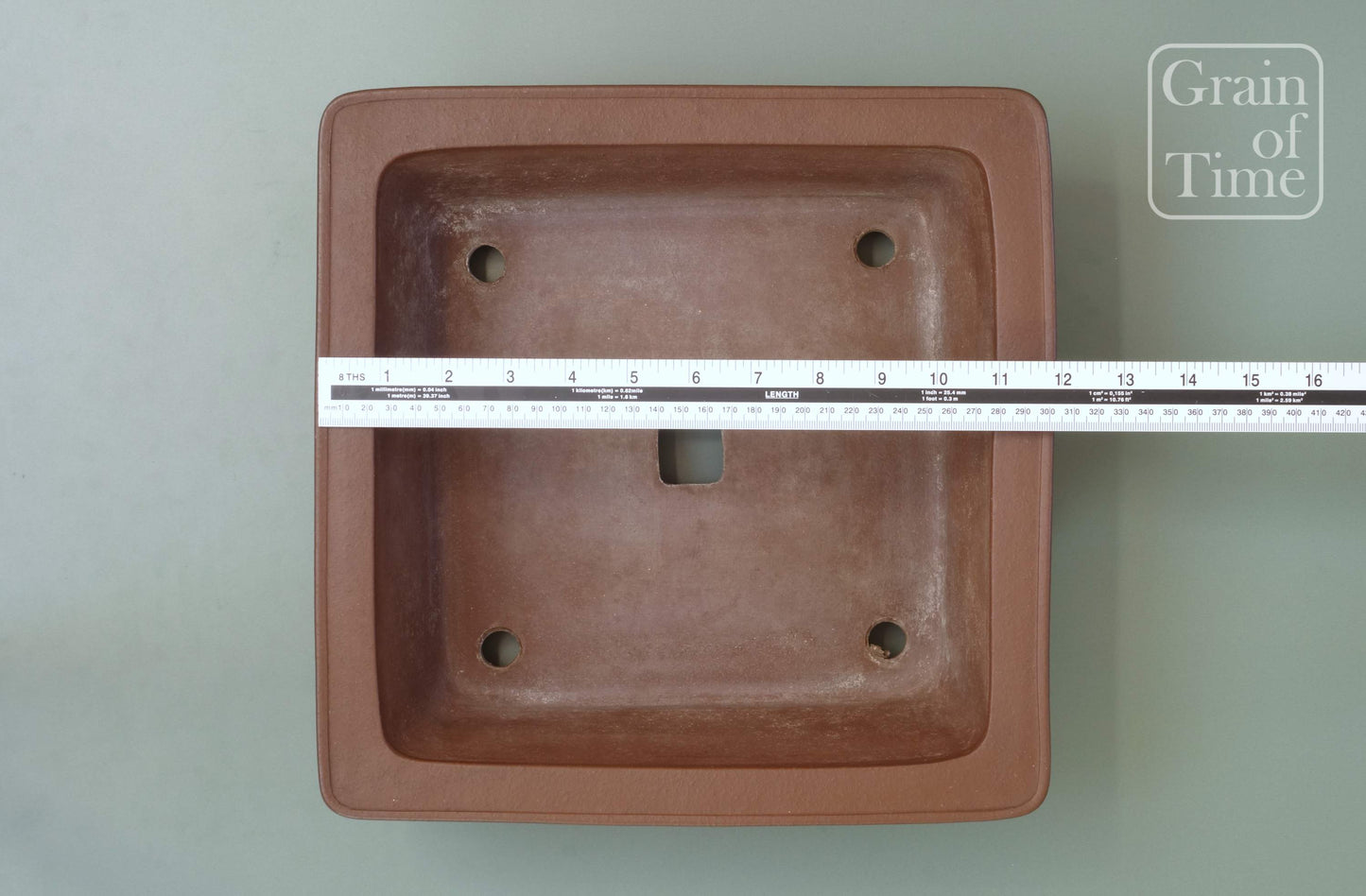 Akira Shouzan (Tokoname) - Unglazed Square - 12¼ in (31cm)