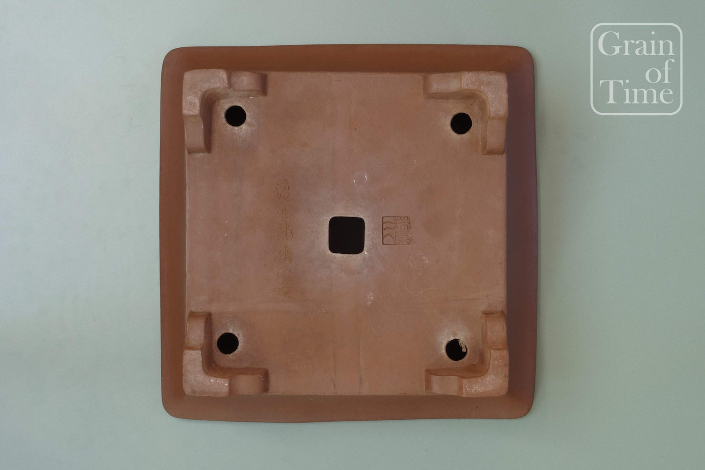 Akira Shouzan (Tokoname) - Unglazed Square - 12¼ in (31cm)