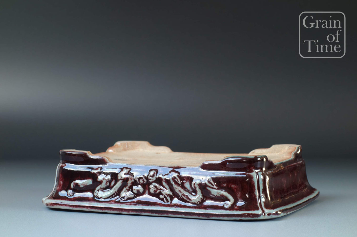 Jukuo Koyo (Tokoname) - Cinnabar Dragon Rectangle - 6⅜ in (16cm)