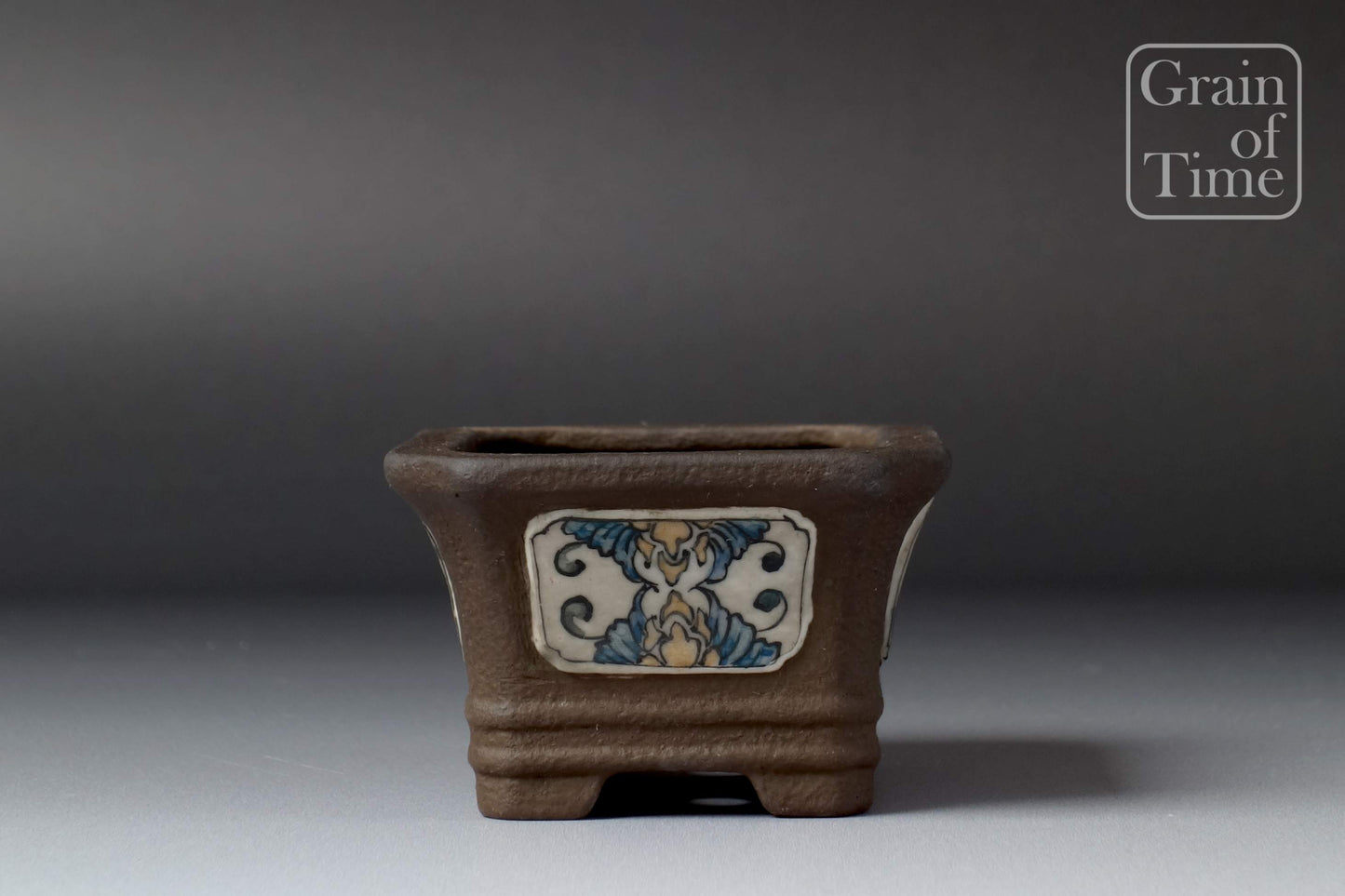 Ryokojuan (Tosui) - Rectangle with Painted Scenes - 80mm