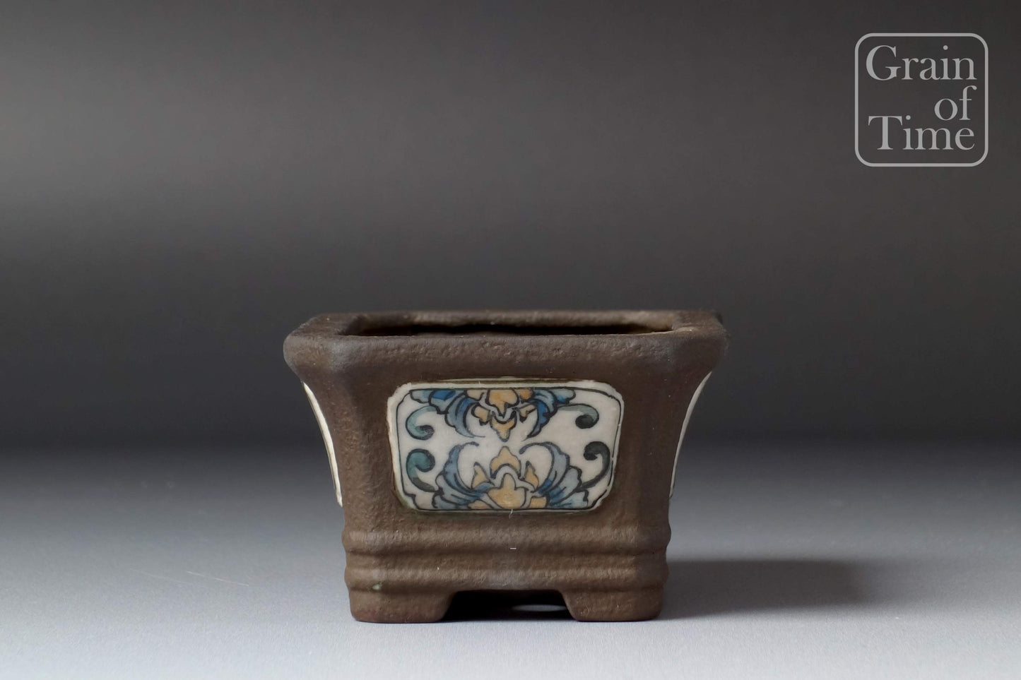 Ryokojuan (Tosui) - Rectangle with Painted Scenes - 80mm
