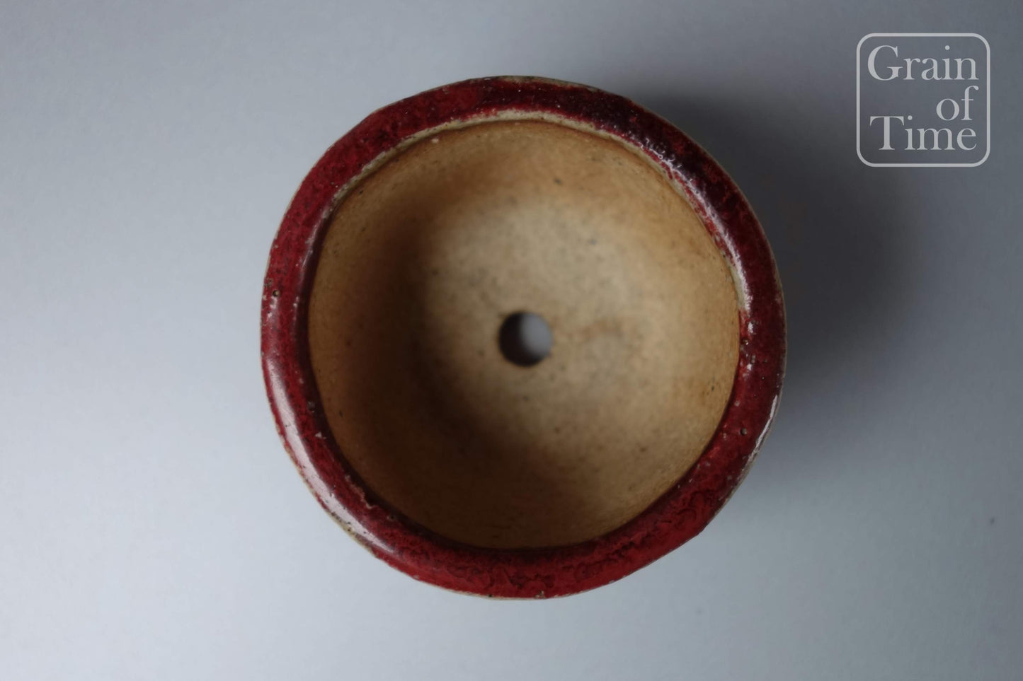 Mizukame Yoshisuke (Tokoname) - Carved Red Round - 63mm