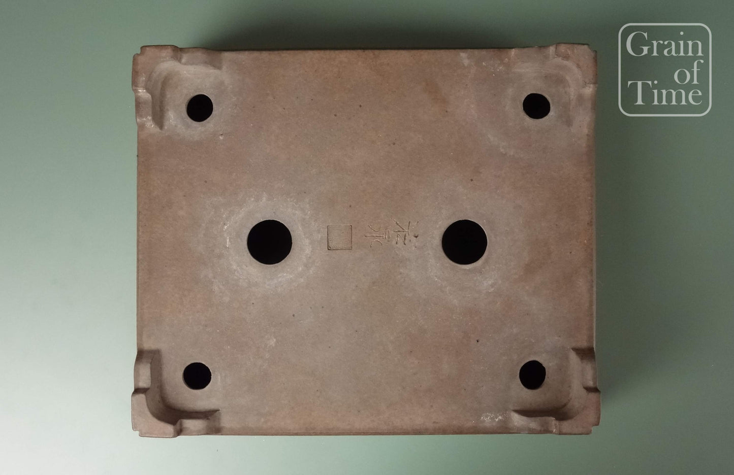Yamaaki (2nd Gen. Koshosen) - Unglazed Rectangle - 13⅞ in (35cm)