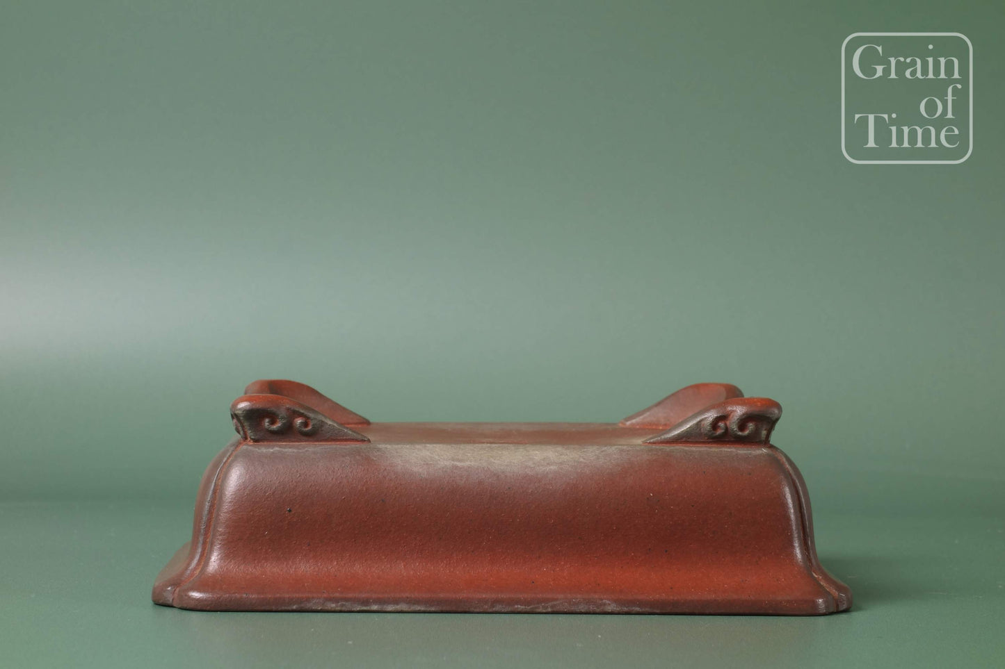 Ikko (Tokoname) - Unglazed Vermillion Rectangle - 6½ in (16cm)