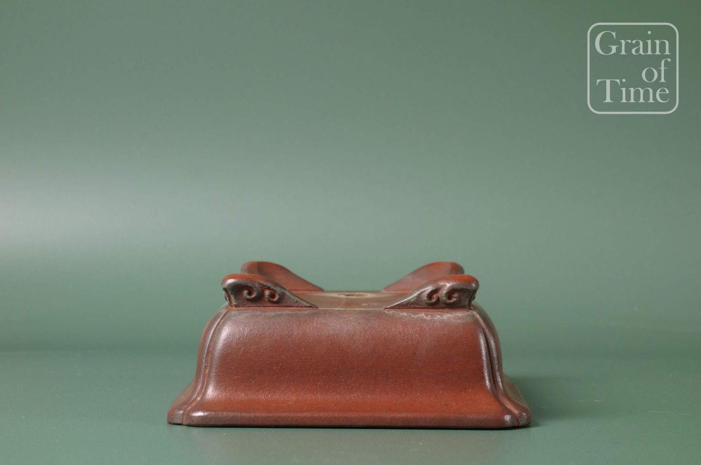 Ikko (Tokoname) - Unglazed Vermillion Rectangle - 6½ in (16cm)