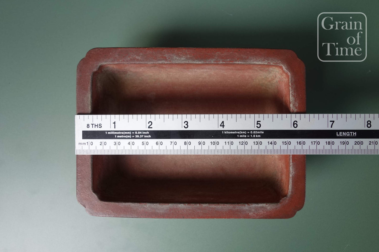 Ikko (Tokoname) - Unglazed Vermillion Rectangle - 6½ in (16cm)