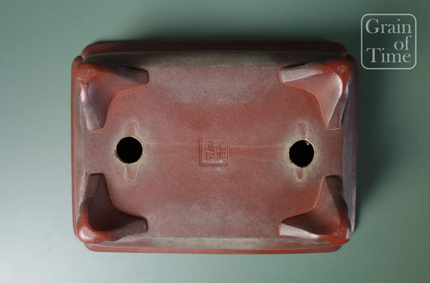 Ikko (Tokoname) - Unglazed Vermillion Rectangle - 6½ in (16cm)
