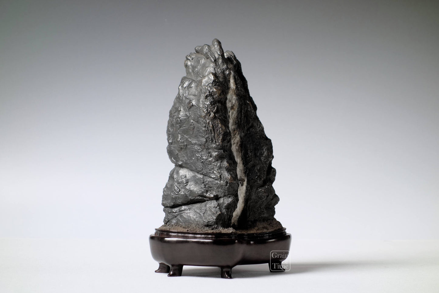 24537 - Furuya Waterfall Suiseki 9⅞ in - 25cm (tall)