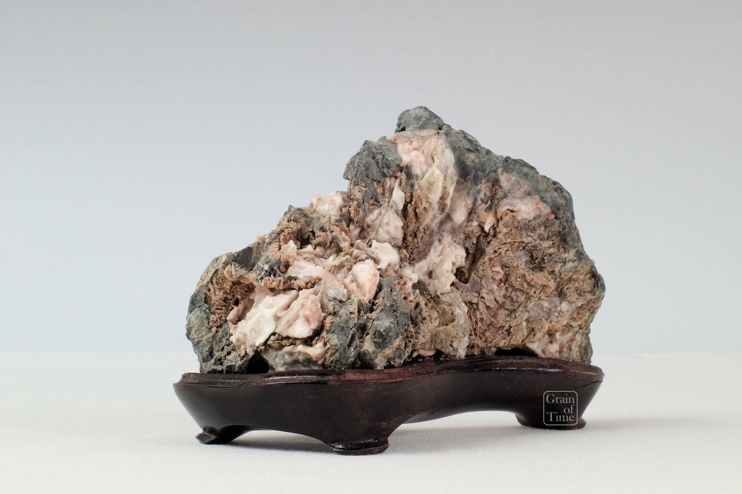 24170 - Chrysanthemum Stone - Kikka-ishi - 6¼in (16cm)