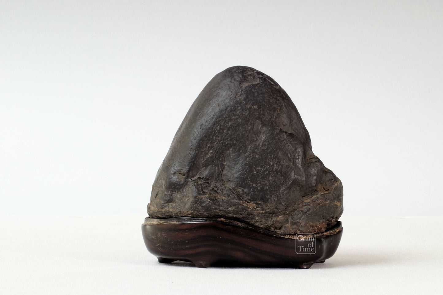 24270 - Maguro-Ishi Mountain Suiseki/Bonseki