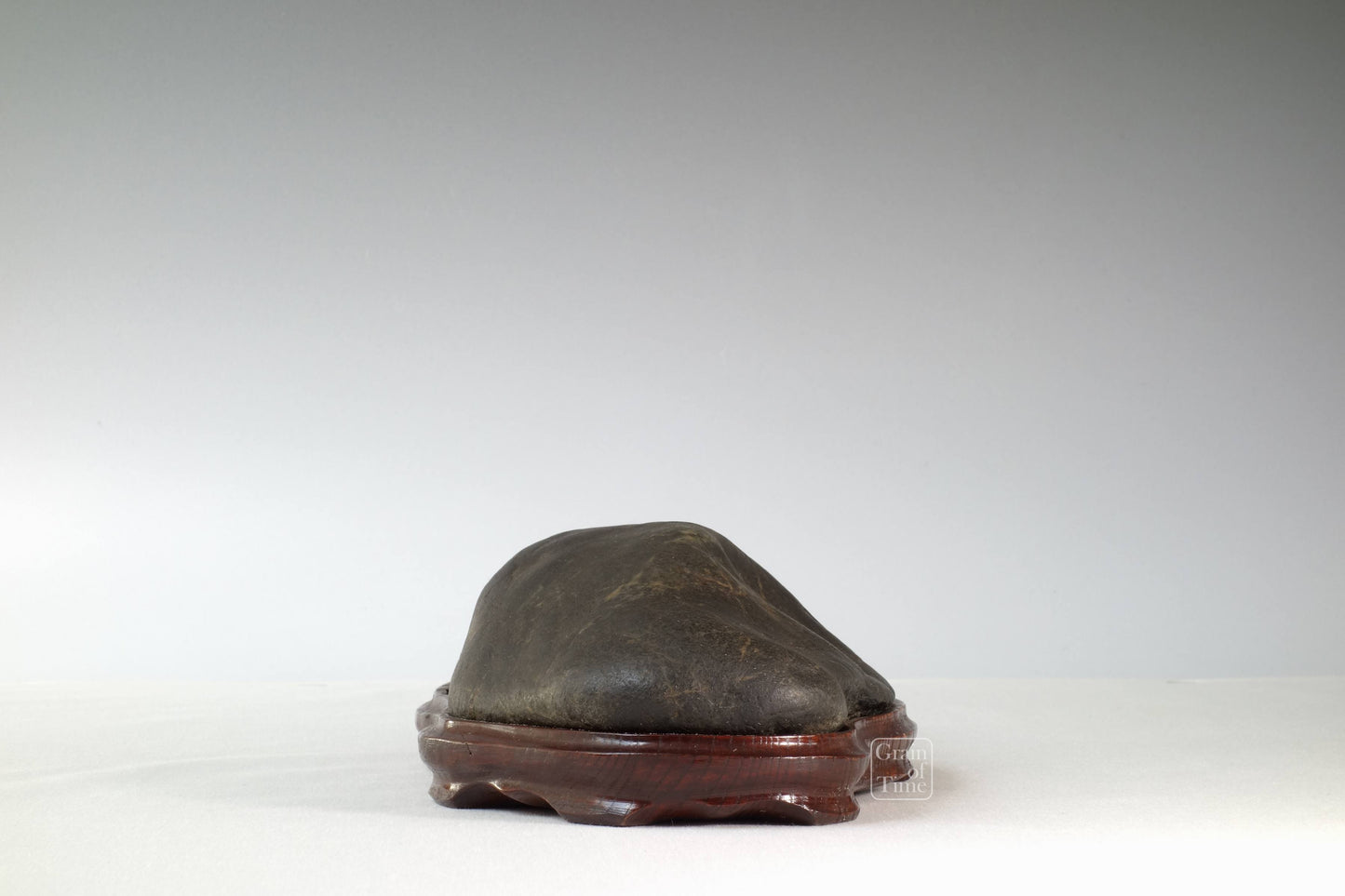 24284: Kamuikotan (Chlorite) Suiseki - 13⅝ in (35cm)