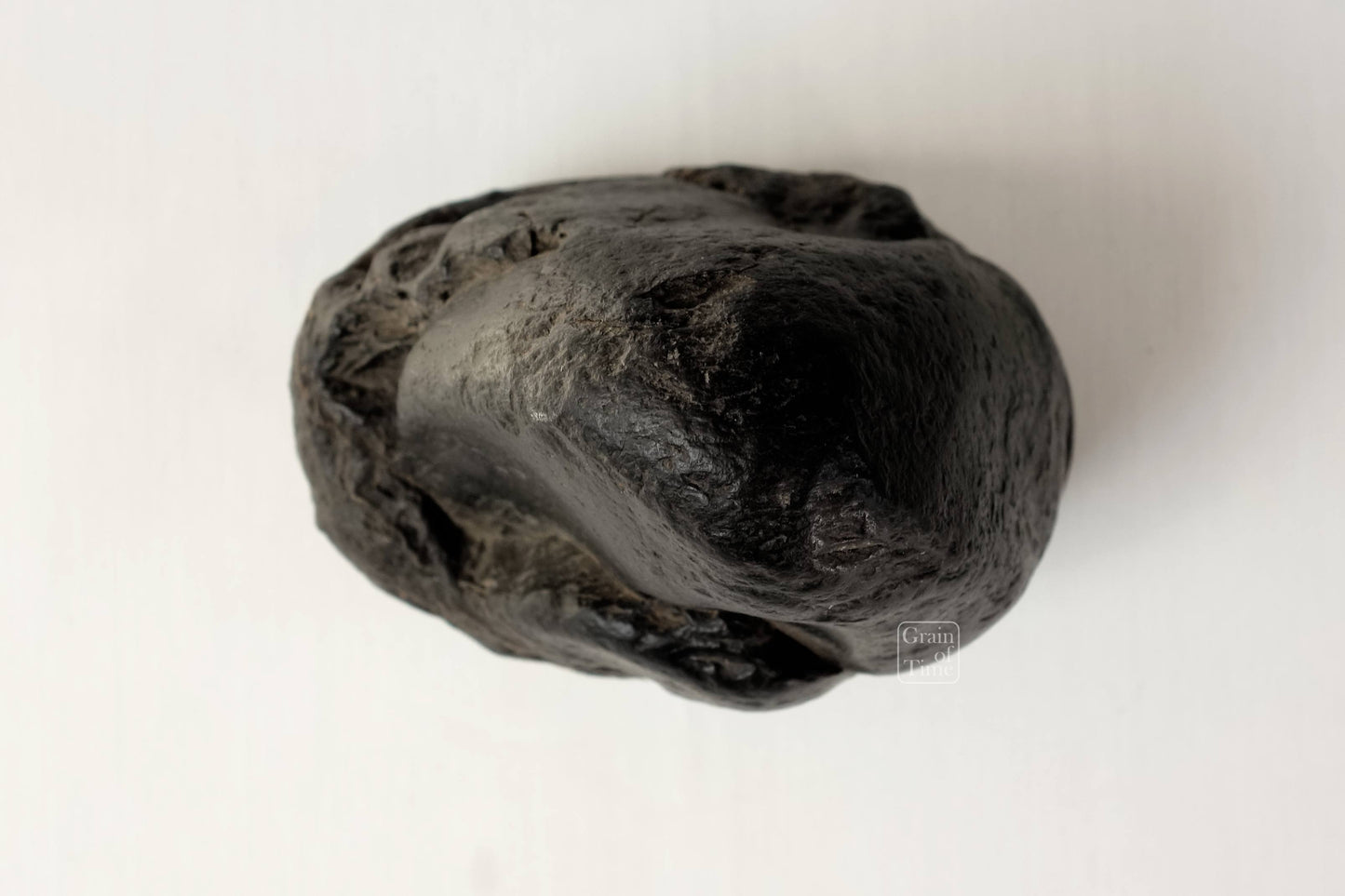 24270 - Maguro-Ishi Mountain Suiseki/Bonseki