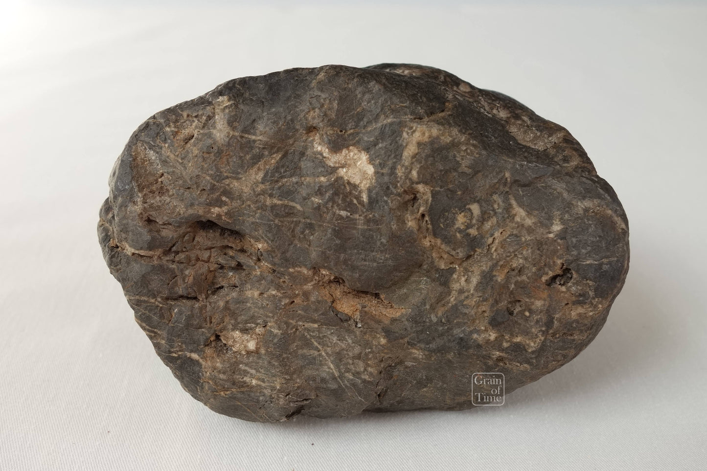 24270 - Maguro-Ishi Mountain Suiseki/Bonseki