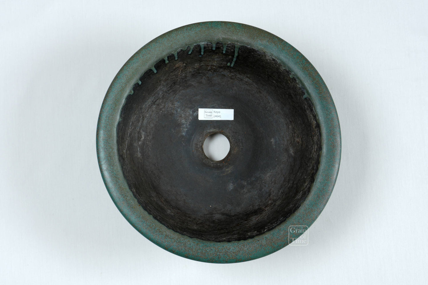 24641: Aiba Koyo (Tokoname) - Green Crystal Oribe Round - 12½ in (32 cm)
