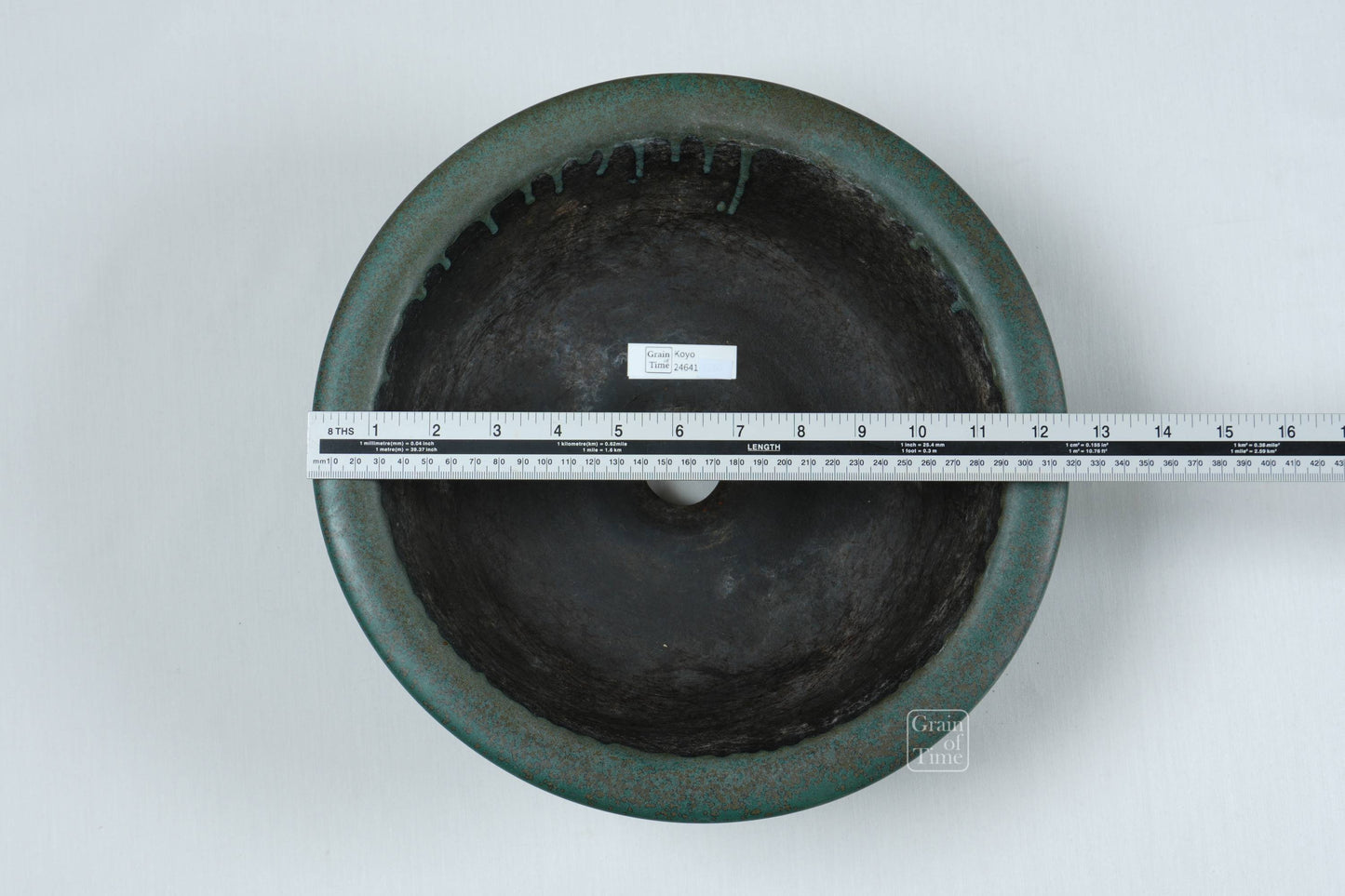 24641: Aiba Koyo (Tokoname) - Green Crystal Oribe Round - 12½ in (32 cm)