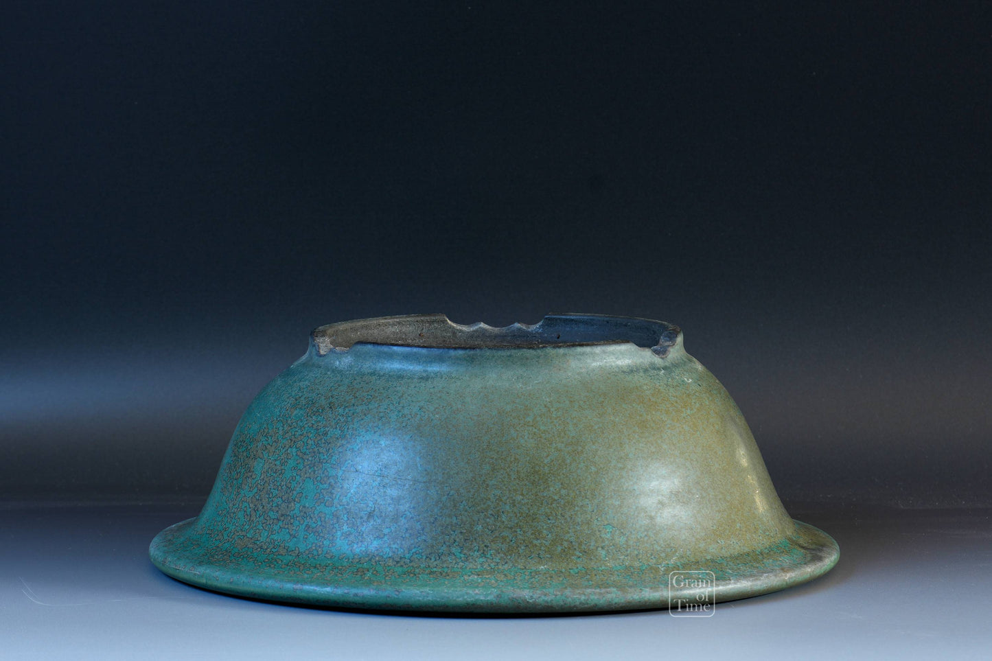 24641: Aiba Koyo (Tokoname) - Green Crystal Oribe Round - 12½ in (32 cm)