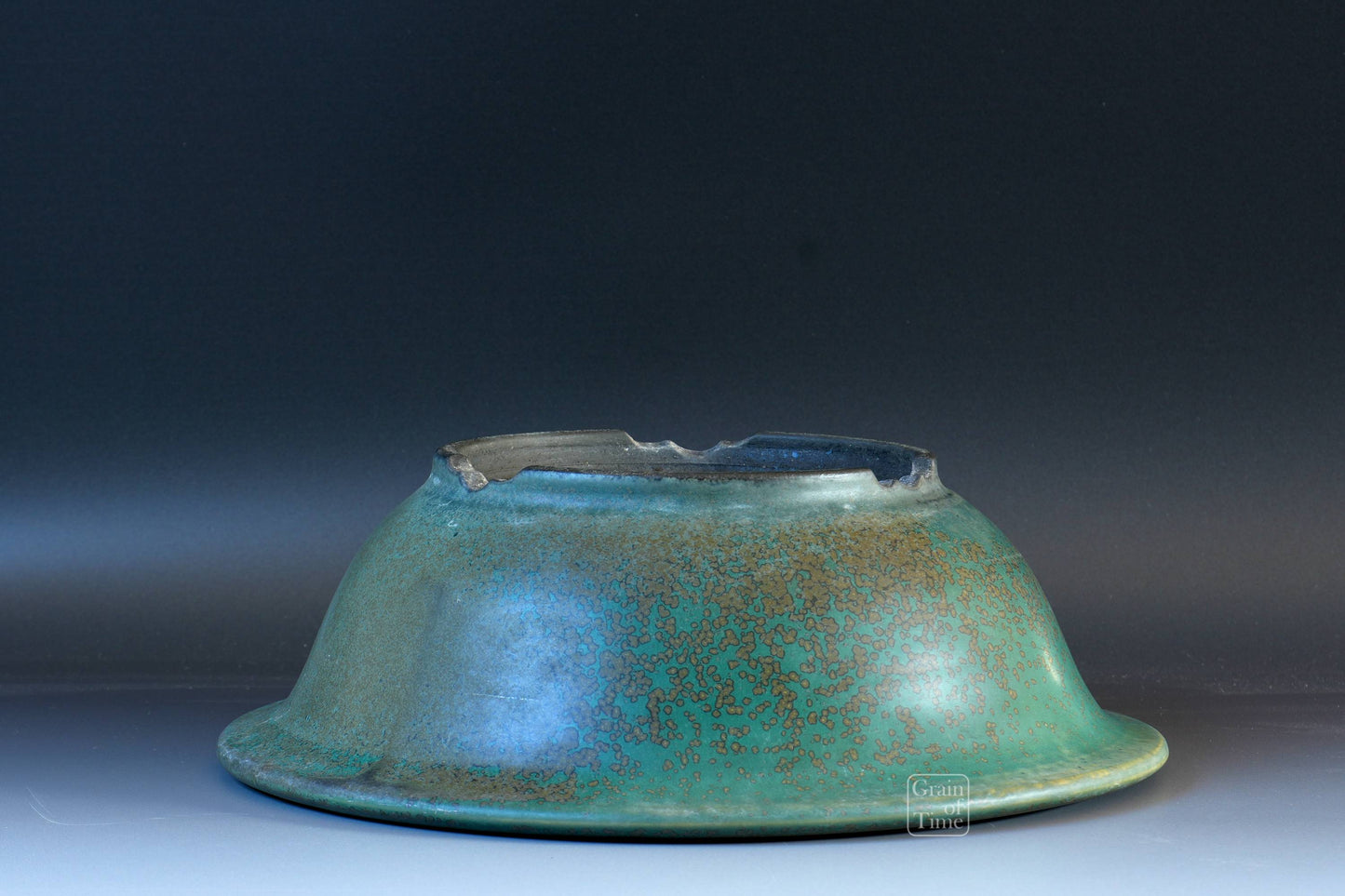 24641: Aiba Koyo (Tokoname) - Green Crystal Oribe Round - 12½ in (32 cm)