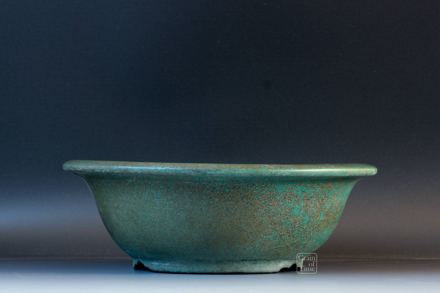 24641: Aiba Koyo (Tokoname) - Green Crystal Oribe Round - 12½ in (32 cm)