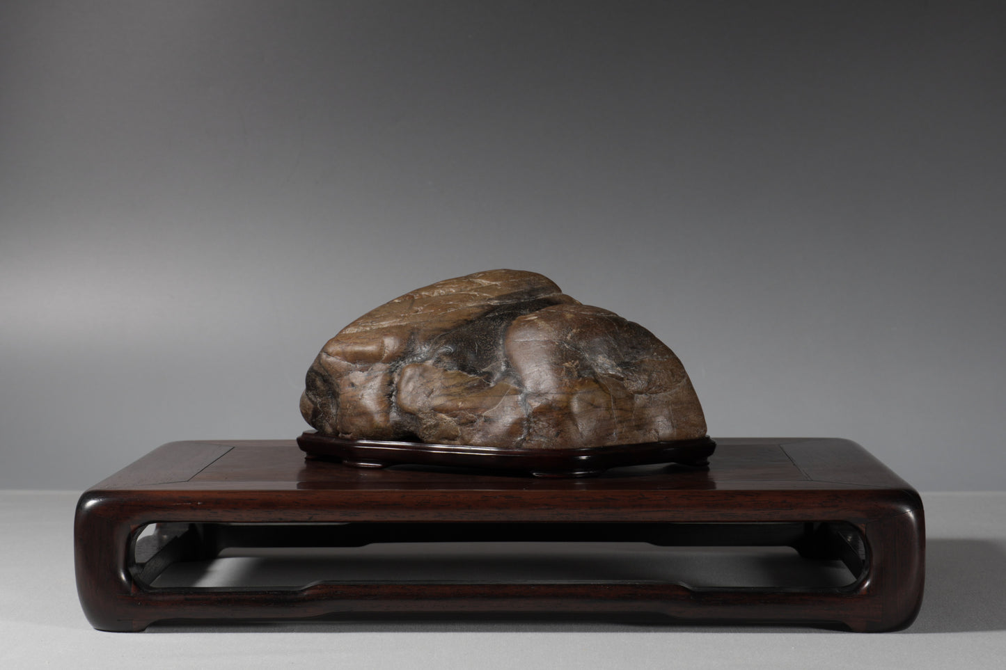 24278: Setagawa Tiger Stone - Soga Sanjin provenance - 9 in (22cm) - AVAILABLE