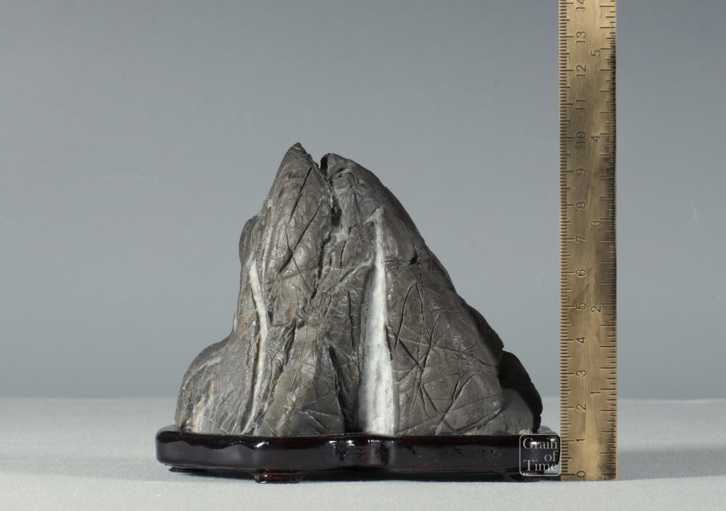 25028: Abegawa Waterfall / Mountain Suiseki - 4¾ (12cm)