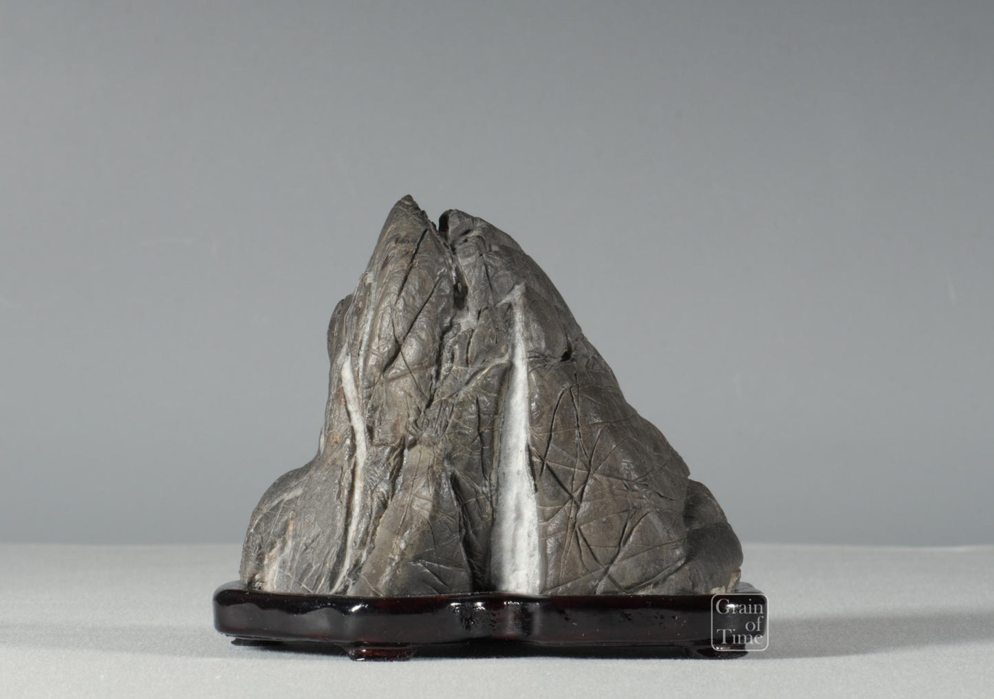 25028: Abegawa Waterfall / Mountain Suiseki - 4¾ (12cm)