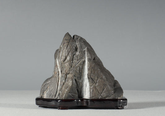 25028: Abegawa Waterfall / Mountain Suiseki - 4¾ (12cm)