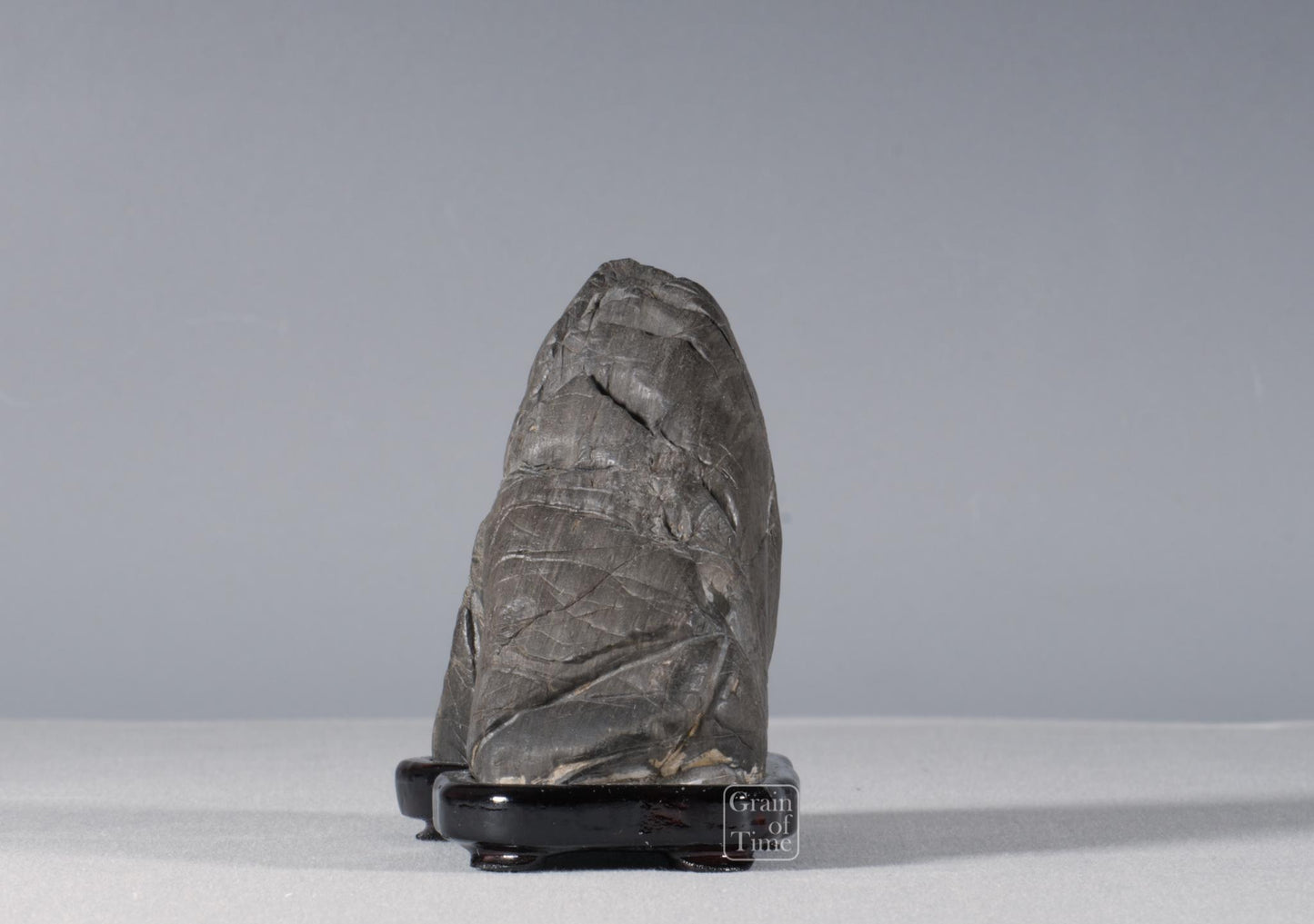 25028: Abegawa Waterfall / Mountain Suiseki - 4¾ (12cm)