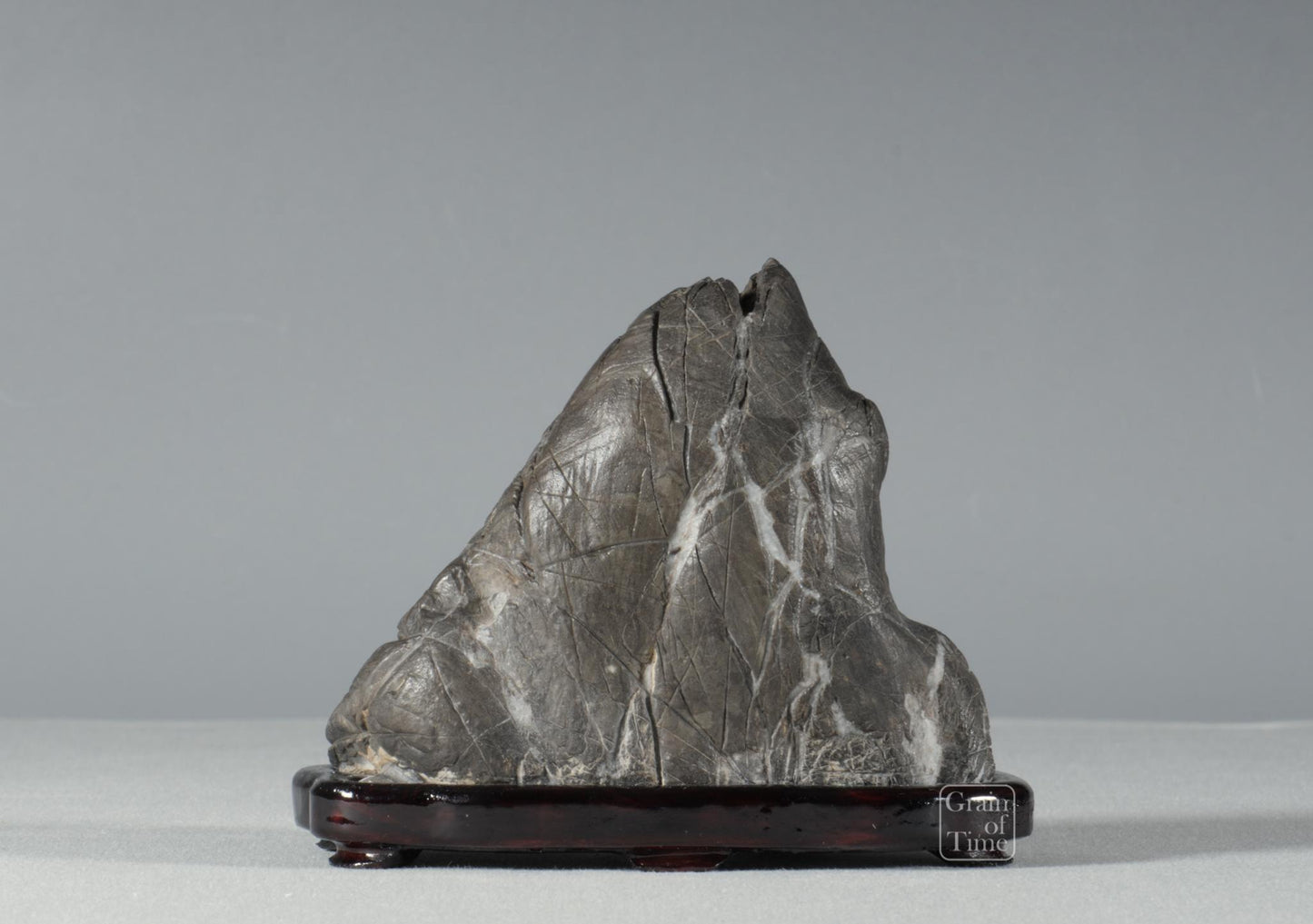 25028: Abegawa Waterfall / Mountain Suiseki - 4¾ (12cm)