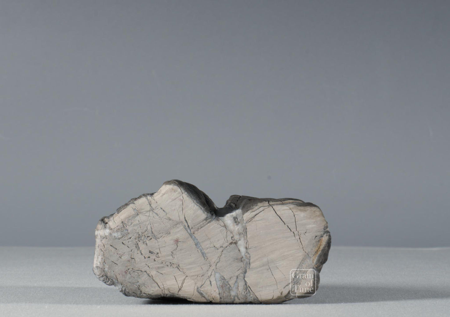 25028: Abegawa Waterfall / Mountain Suiseki - 4¾ (12cm)