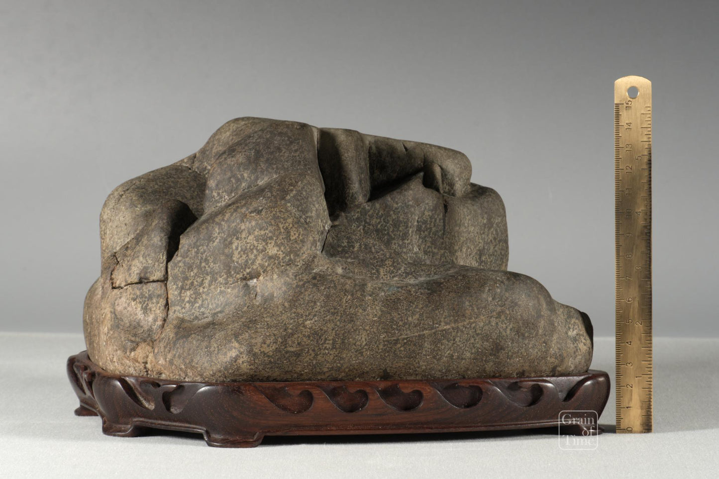 24967: Chinese Viewing Stone / Suiseki - 10⅝ in (27cm)