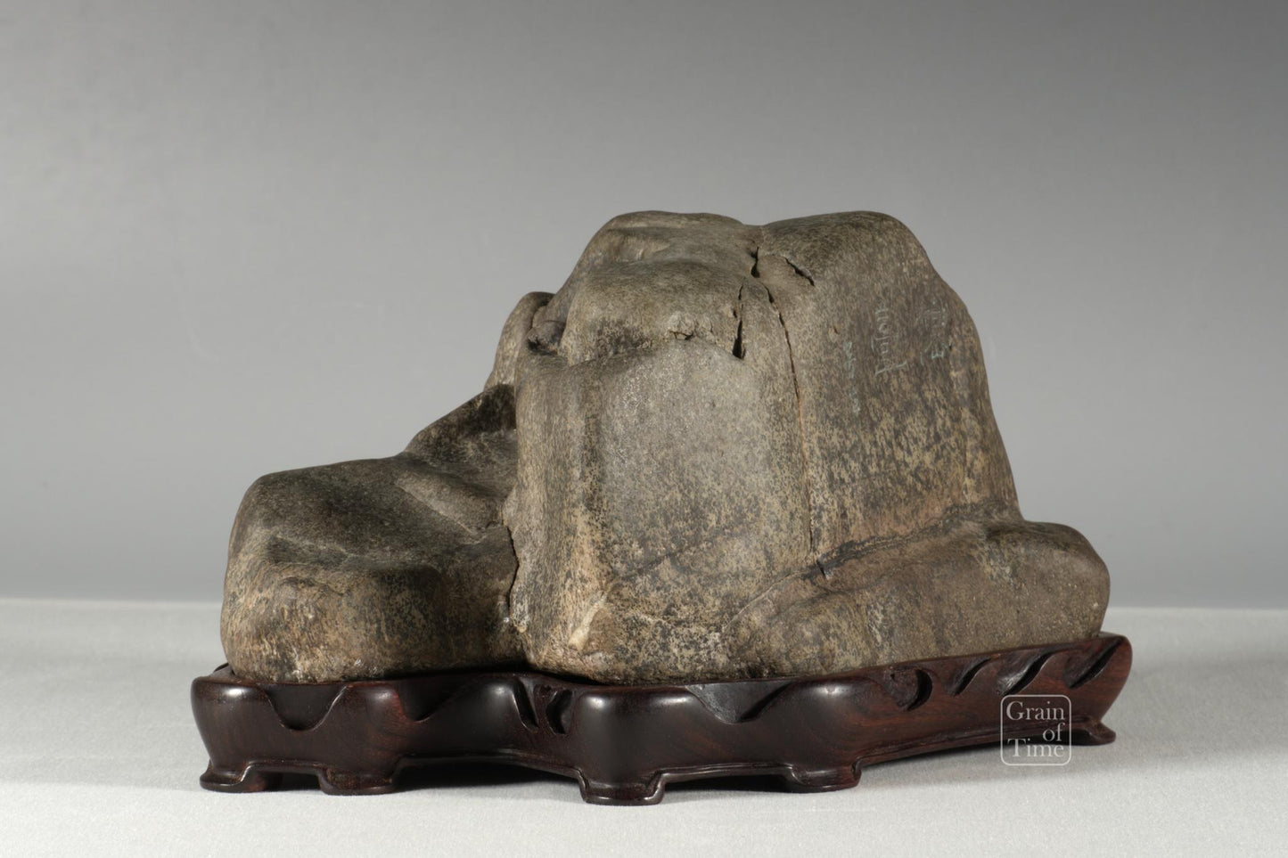 24967: Chinese Viewing Stone / Suiseki - 10⅝ in (27cm)