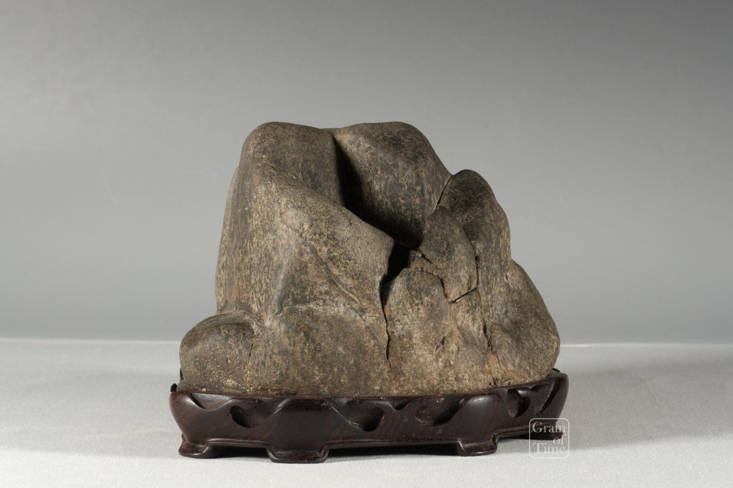 24967: Chinese Viewing Stone / Suiseki - 10⅝ in (27cm)