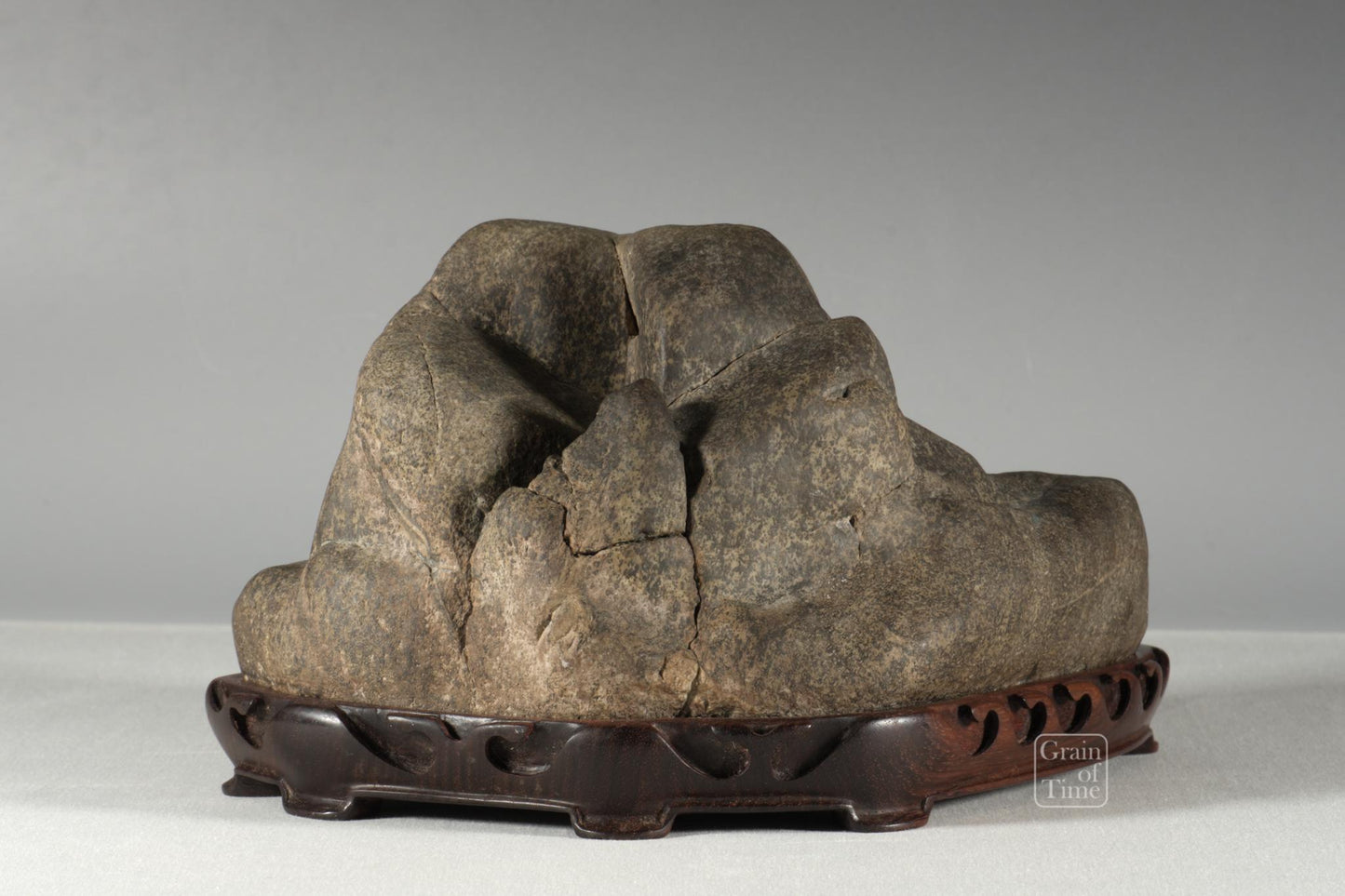 24967: Chinese Viewing Stone / Suiseki - 10⅝ in (27cm)