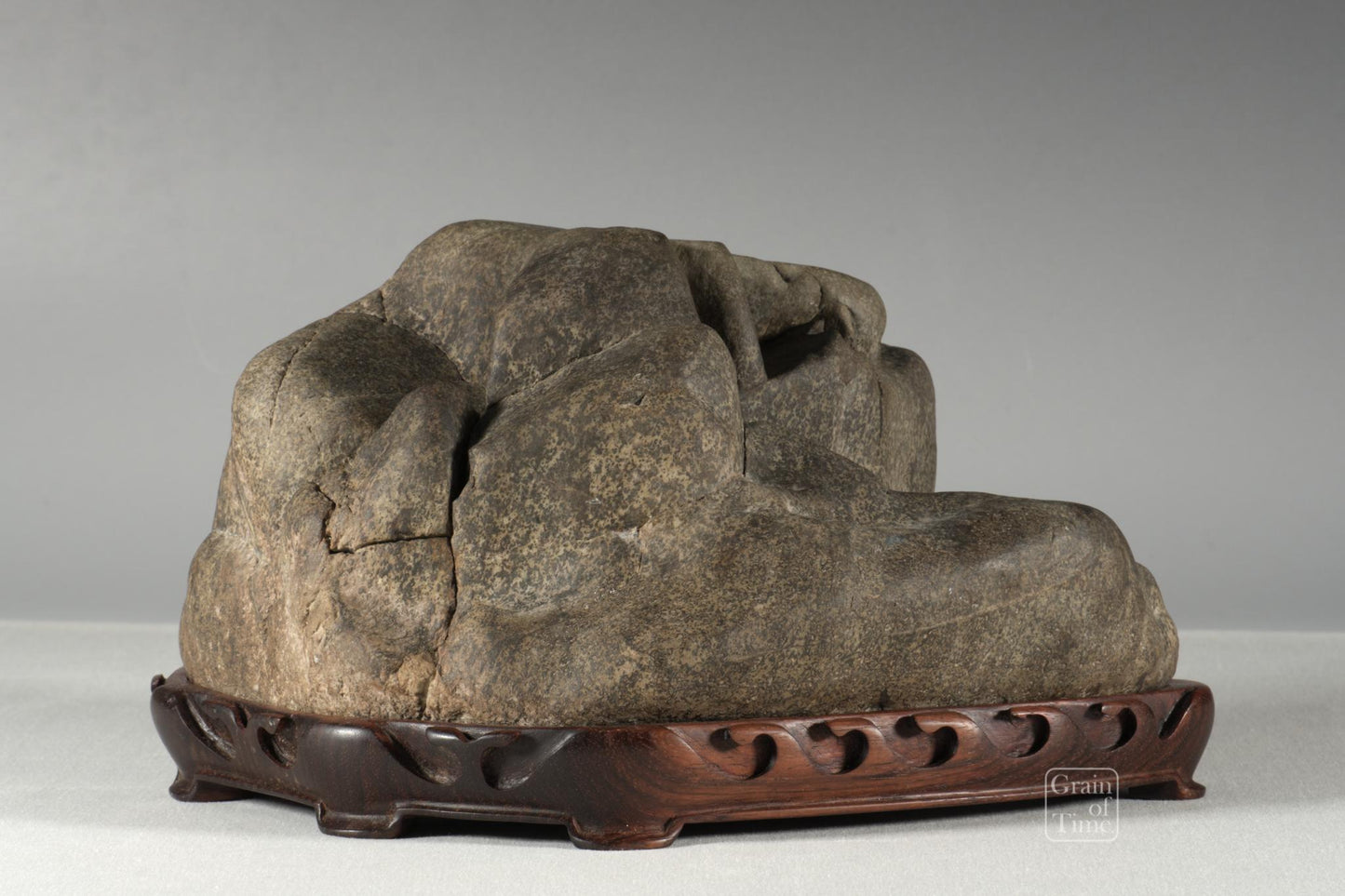 24967: Chinese Viewing Stone / Suiseki - 10⅝ in (27cm)