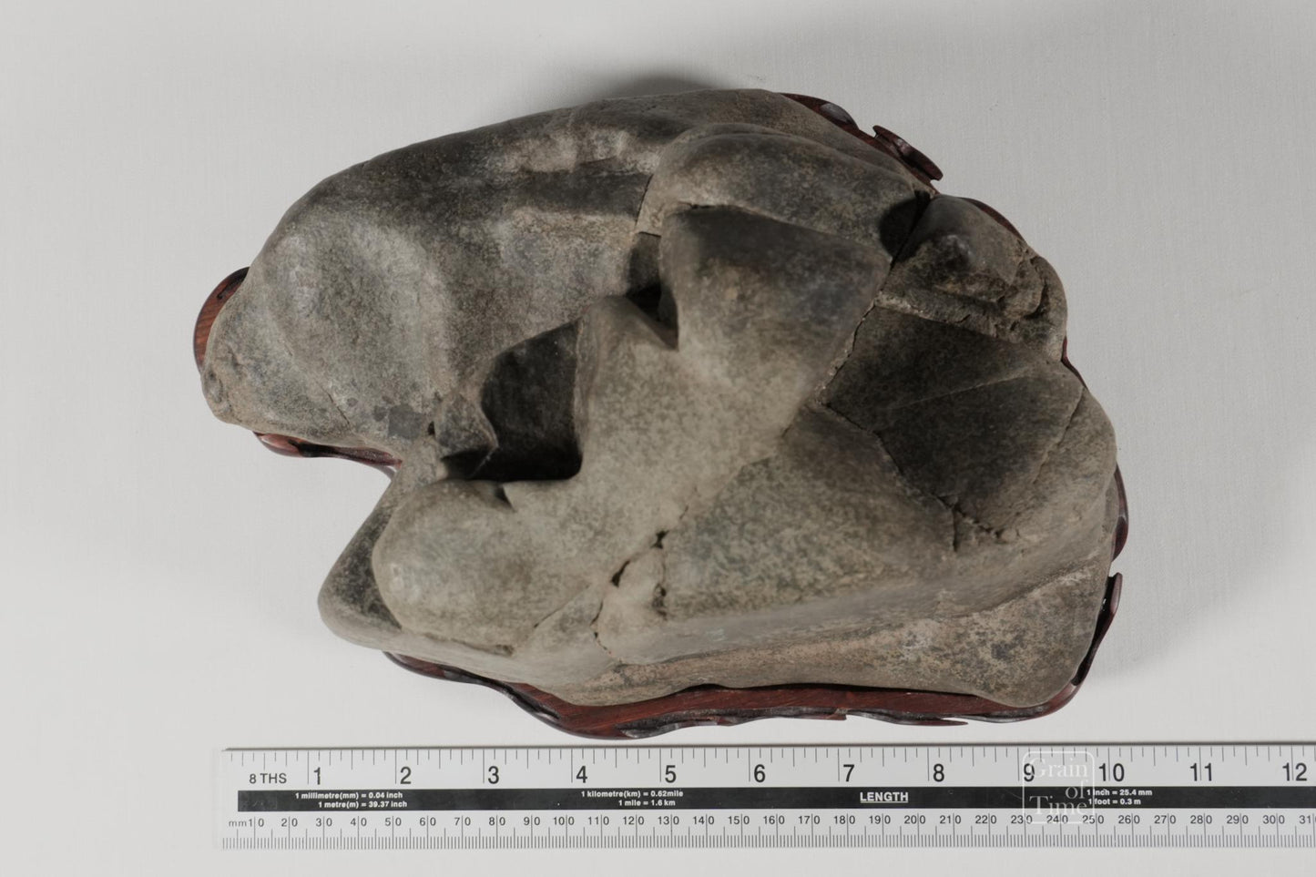 24967: Chinese Viewing Stone / Suiseki - 10⅝ in (27cm)