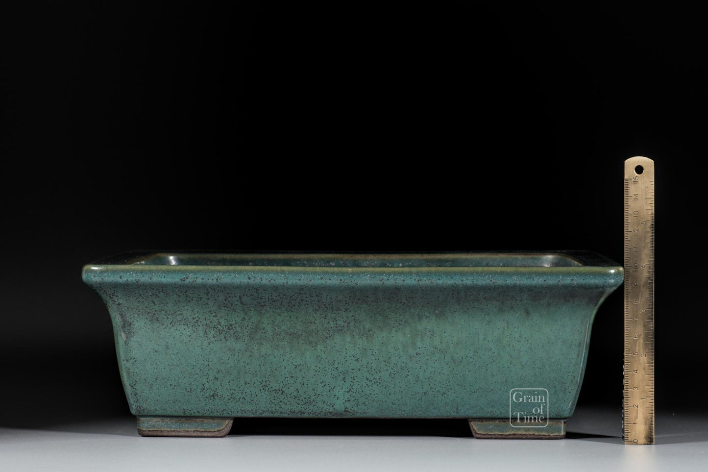 24968: Yamaaki (Tokoname) 3rd Gen - Green Rectangle - 12⅜ in (32cm)