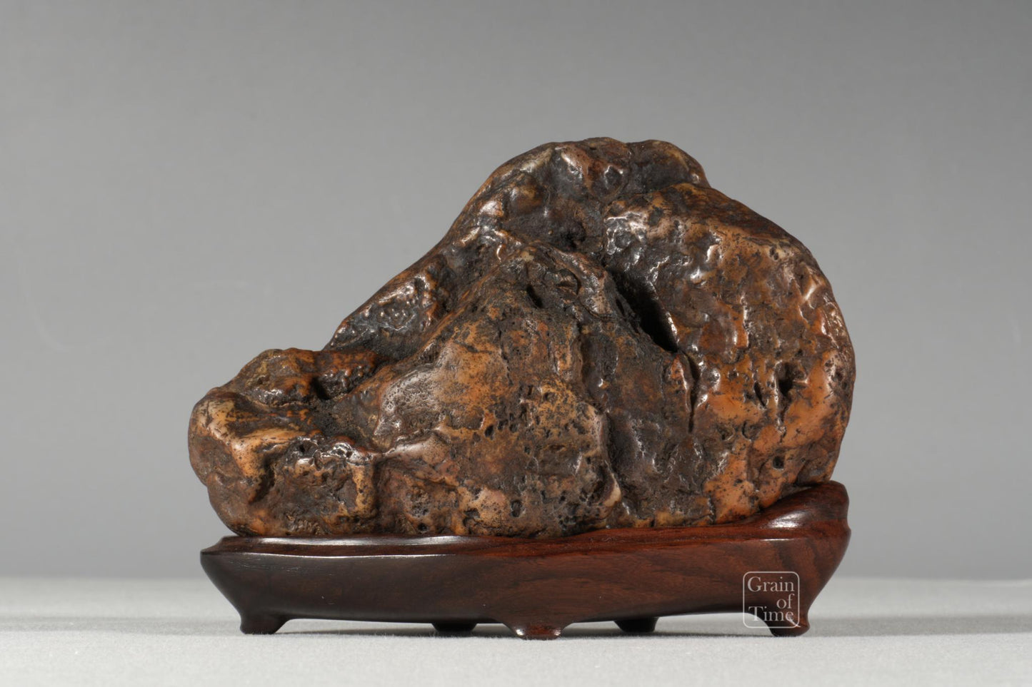 24958: Kamuikotan Suiseki - "Buddhas Hand" - 5½ in (14cm)