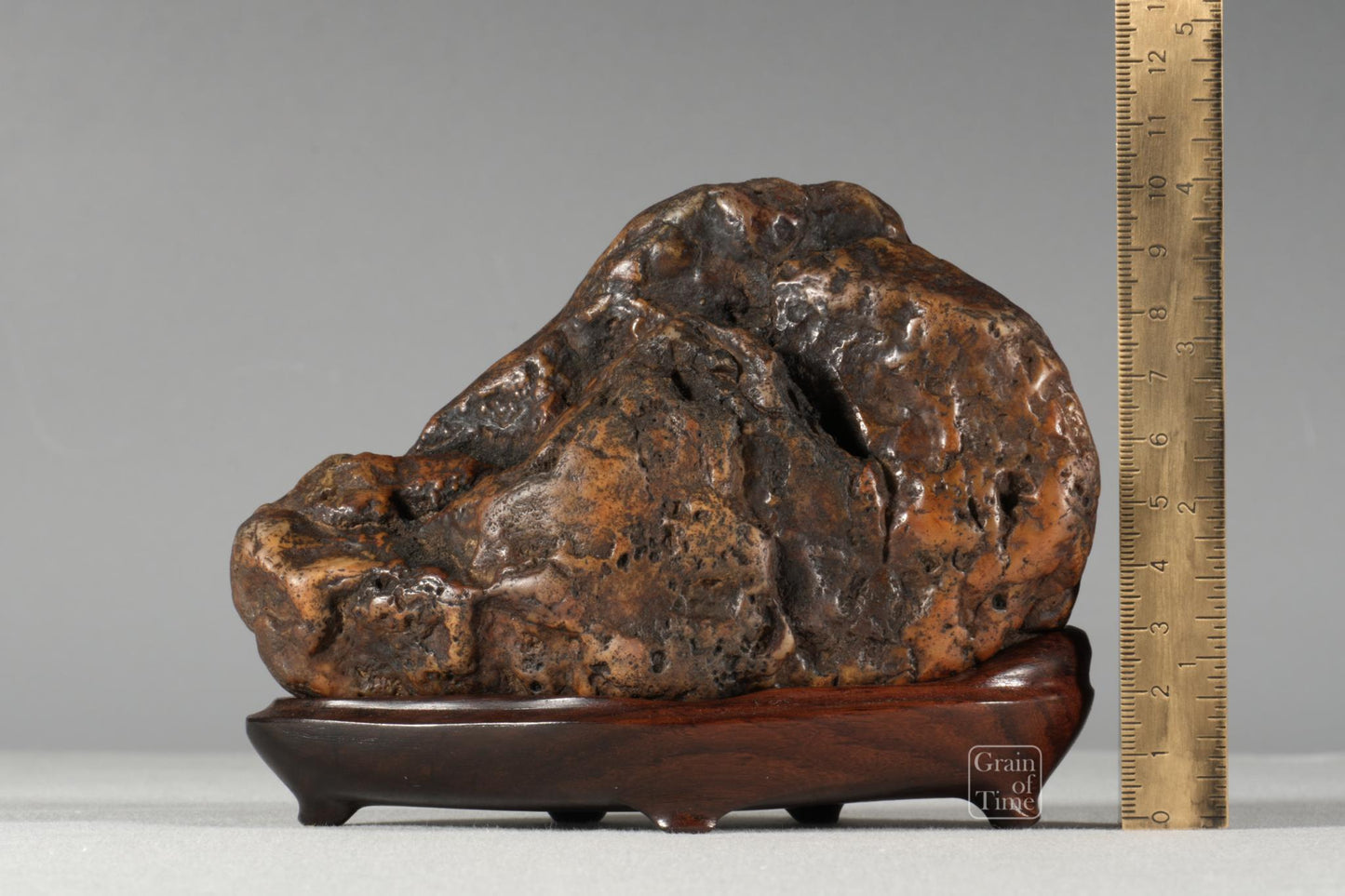 24958: Kamuikotan Suiseki - "Buddhas Hand" - 5½ in (14cm)