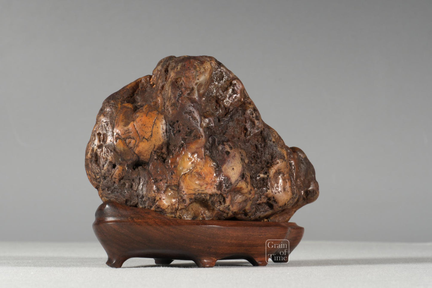 24958: Kamuikotan Suiseki - "Buddhas Hand" - 5½ in (14cm)