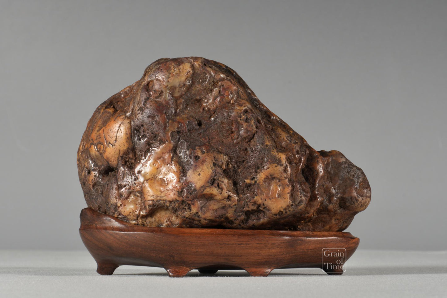 24958: Kamuikotan Suiseki - "Buddhas Hand" - 5½ in (14cm)