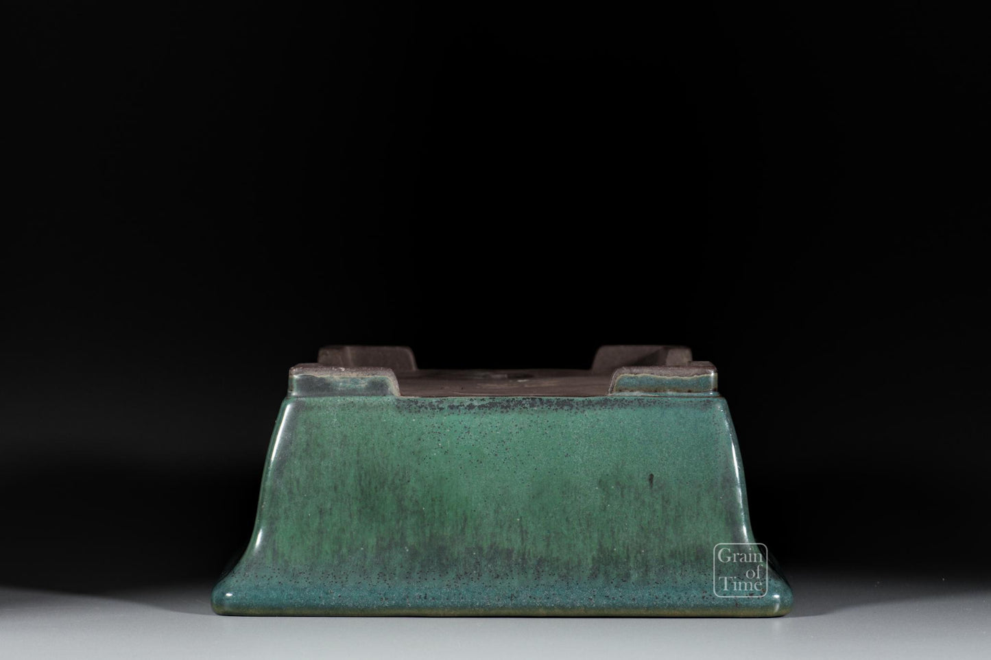 24968: Yamaaki (Tokoname) 3rd Gen - Green Rectangle - 12⅜ in (32cm)