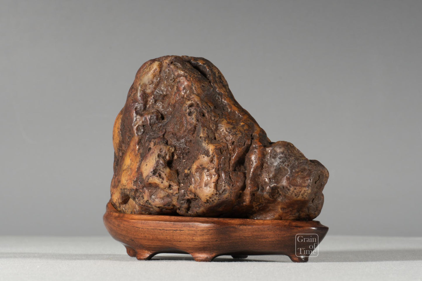 24958: Kamuikotan Suiseki - "Buddhas Hand" - 5½ in (14cm)