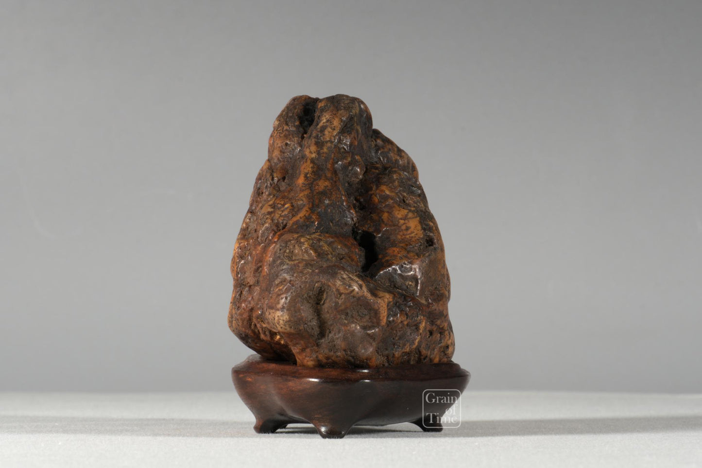 24958: Kamuikotan Suiseki - "Buddhas Hand" - 5½ in (14cm)