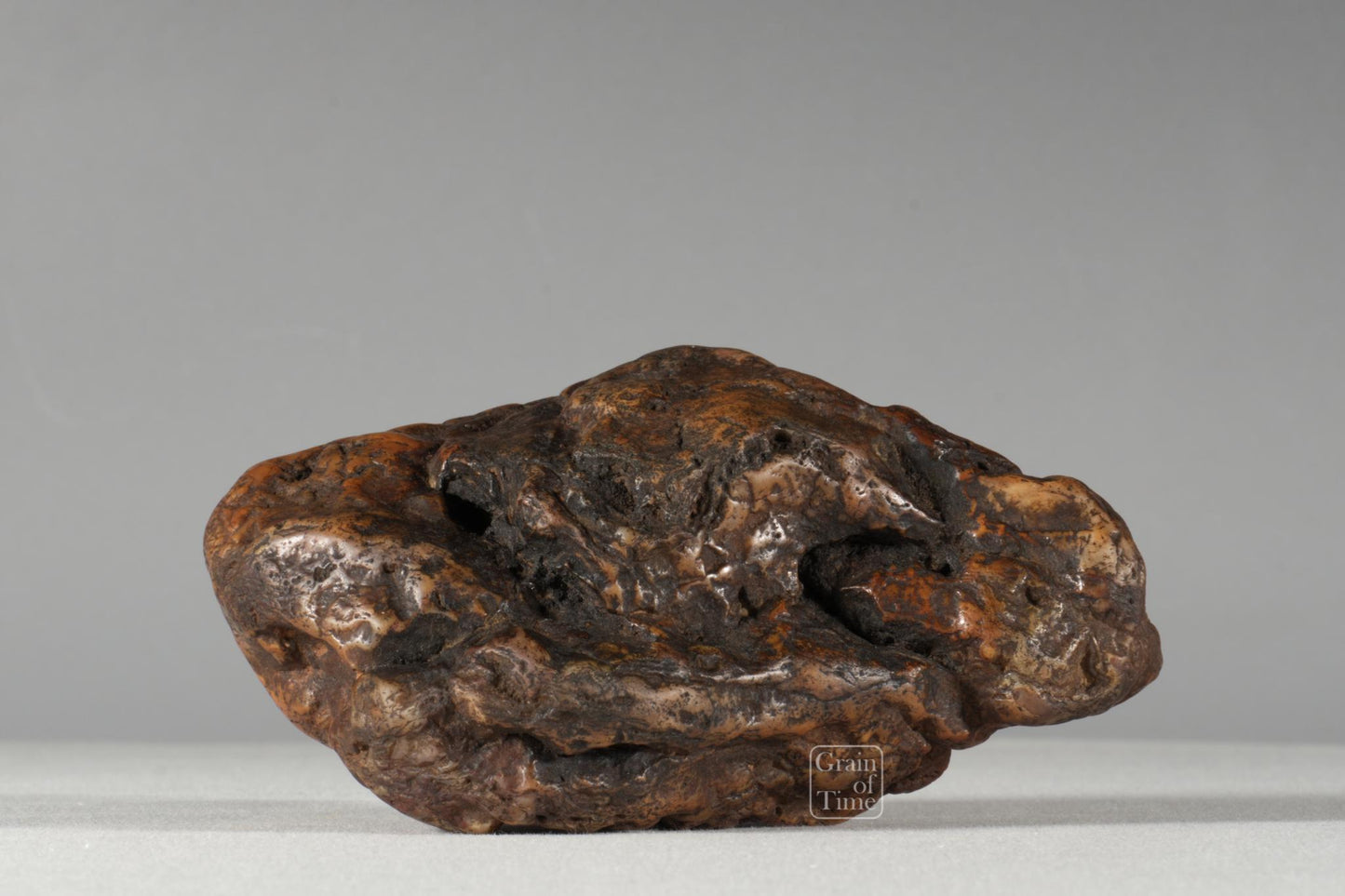 24958: Kamuikotan Suiseki - "Buddhas Hand" - 5½ in (14cm)