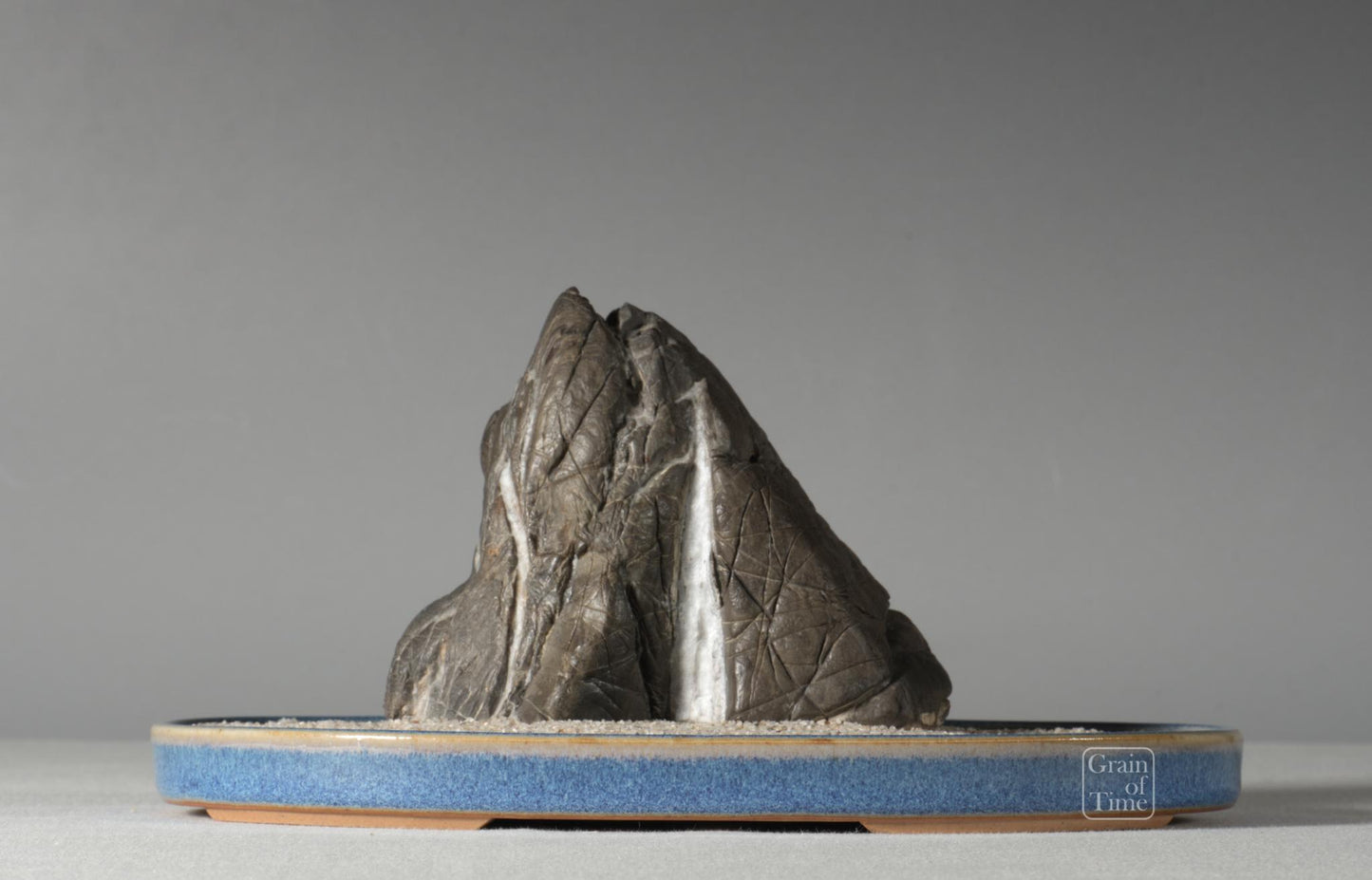 25028: Abegawa Waterfall / Mountain Suiseki - 4¾ (12cm)