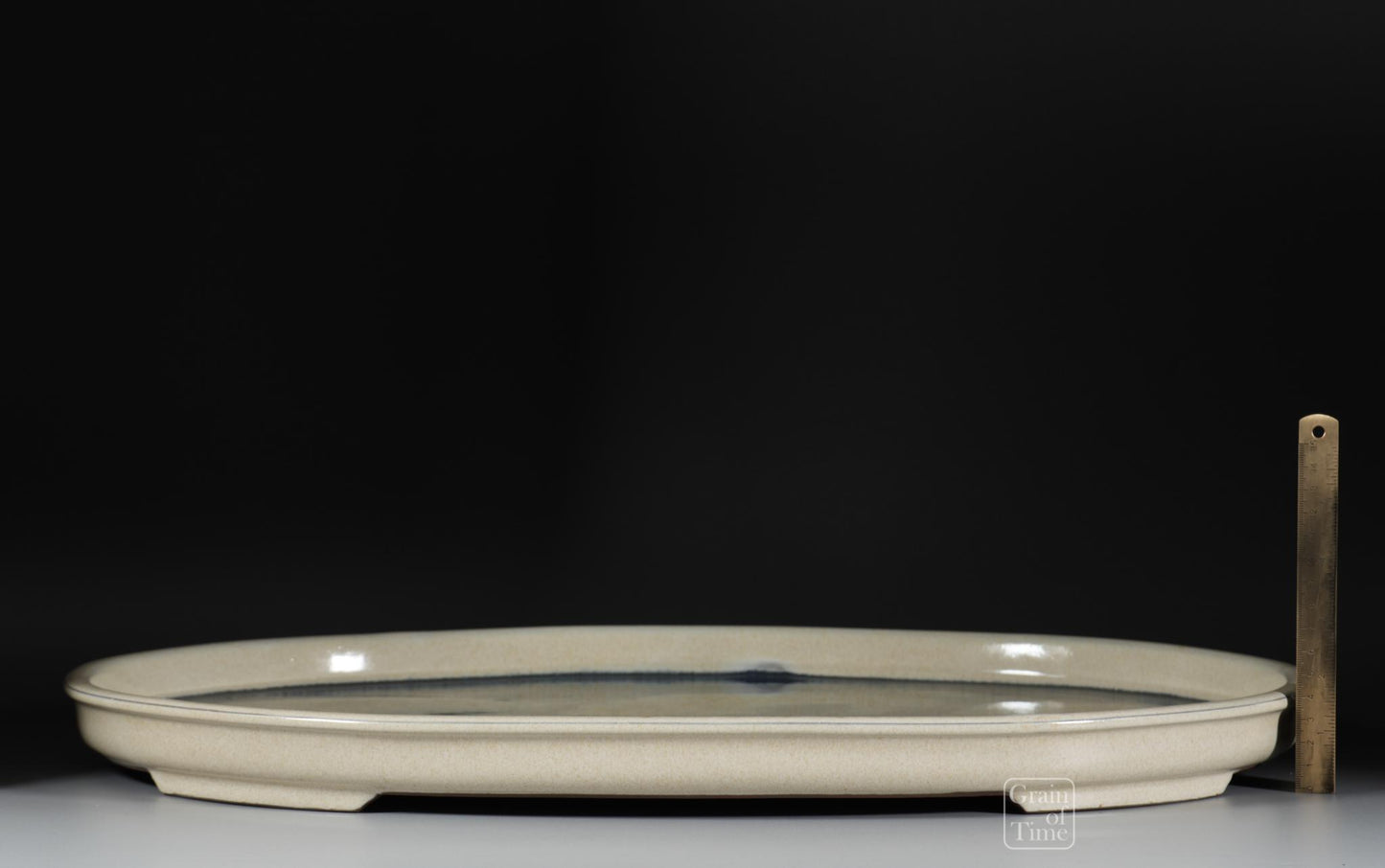 24953: Harumatsu - White Suiban with 'Islands' detail - 22⅝ in (58cm)