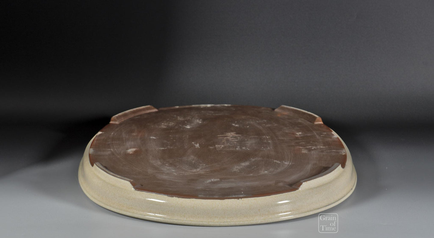 24953: Harumatsu - White Suiban with 'Islands' detail - 22⅝ in (58cm)